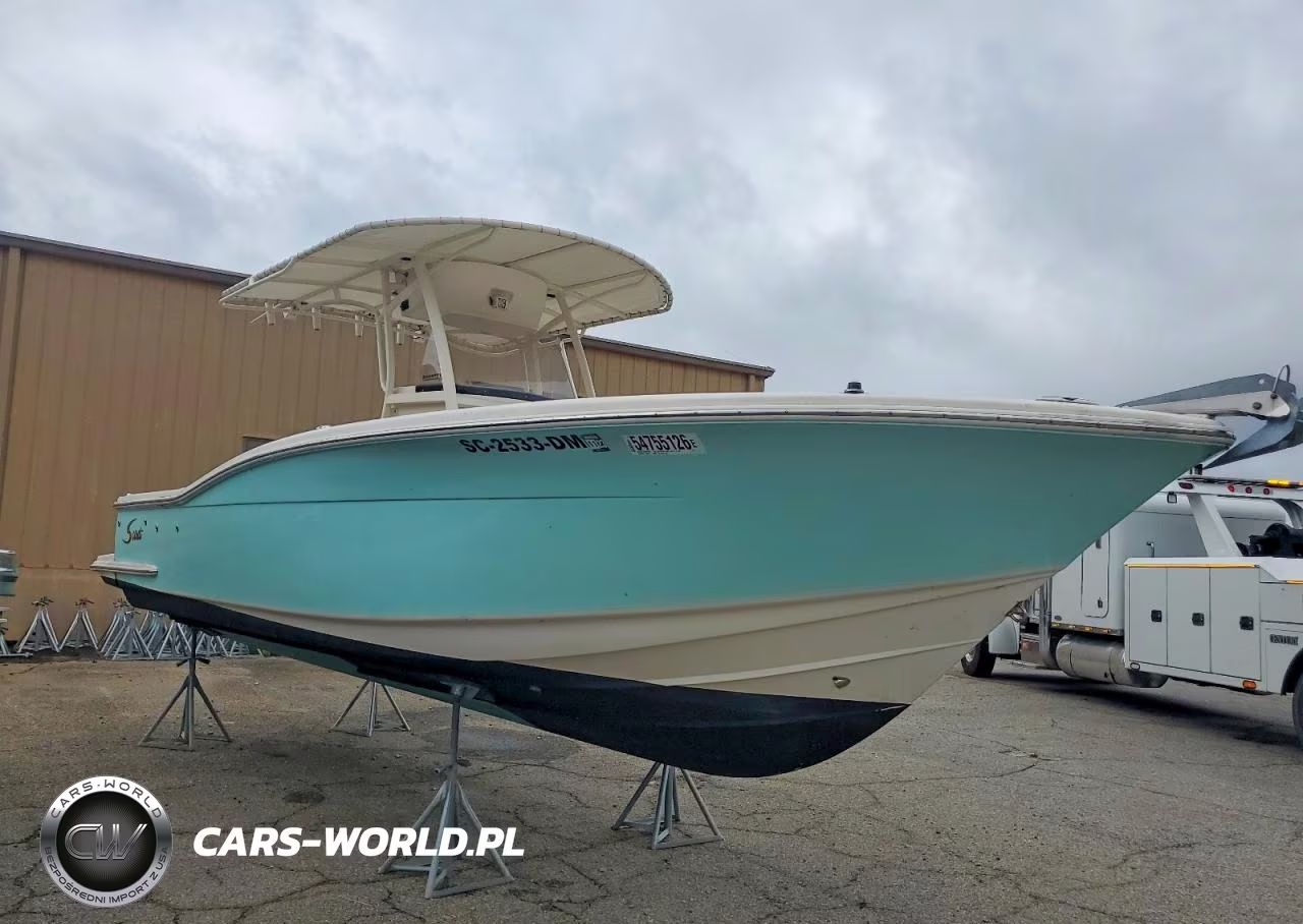 2006 Scout Boat