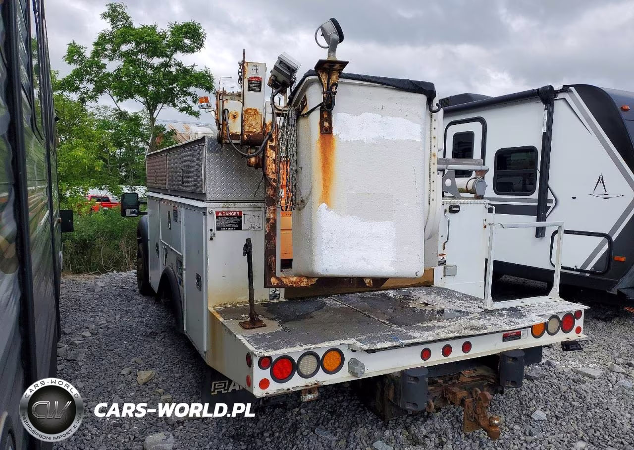 2014 Ford F450 Super Duty Bucket Truck VIN:1FDUF4GT6EEA94432 - 3