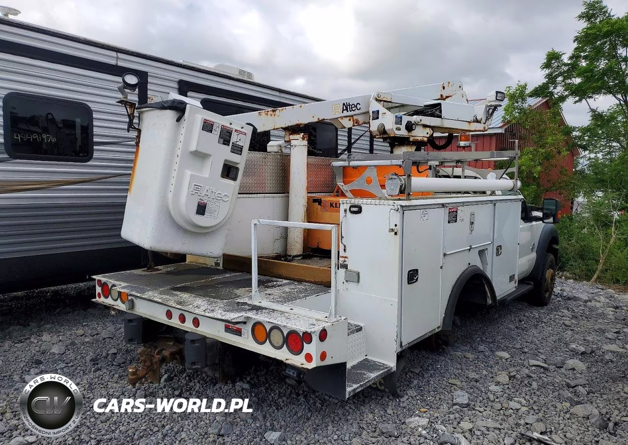 2014 Ford F450 Super Duty Bucket Truck VIN:1FDUF4GT6EEA94432 - 4