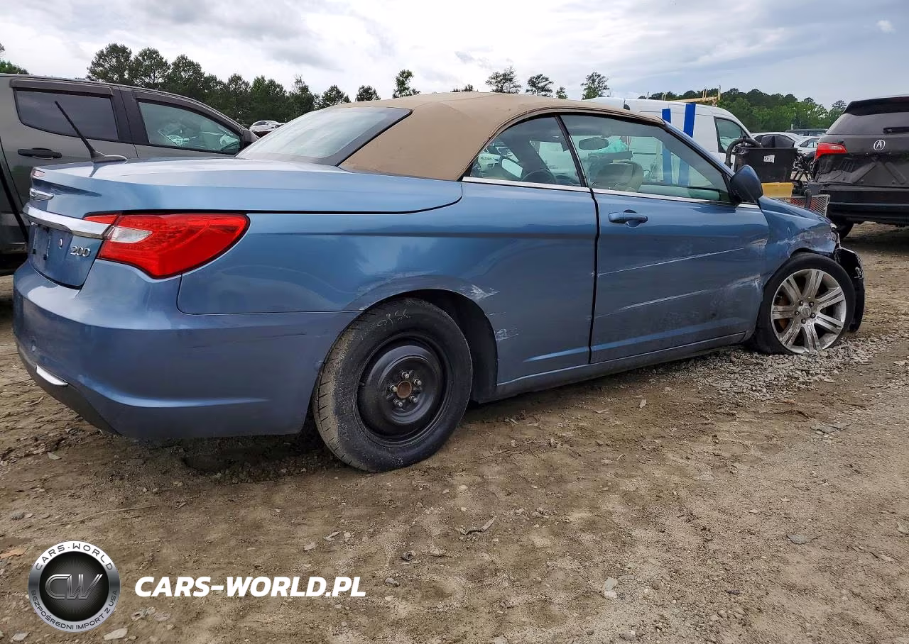 2011 Chrysler 200 Touring VIN:1C3BC2EG4BN596922 - 3