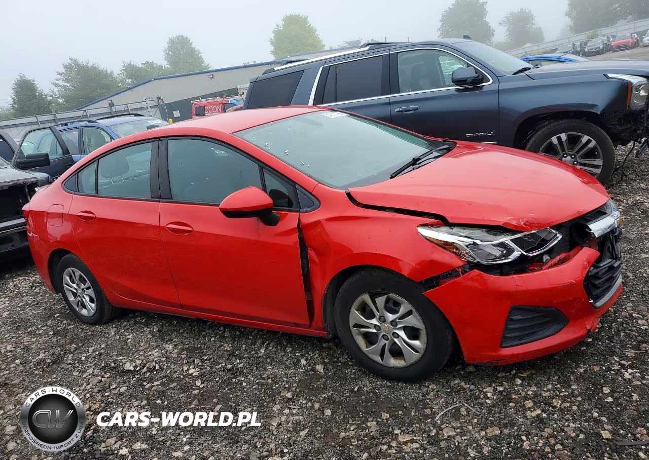 2019 Chevrolet Cruze VIN:1G1BJ5SM4K7104416 - 4