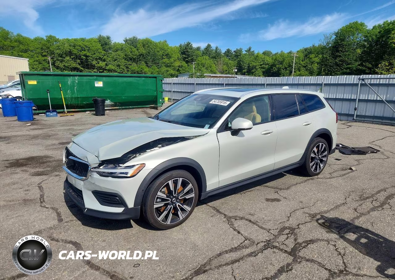 2020 Volvo V60 Cross Country T5 Momentum