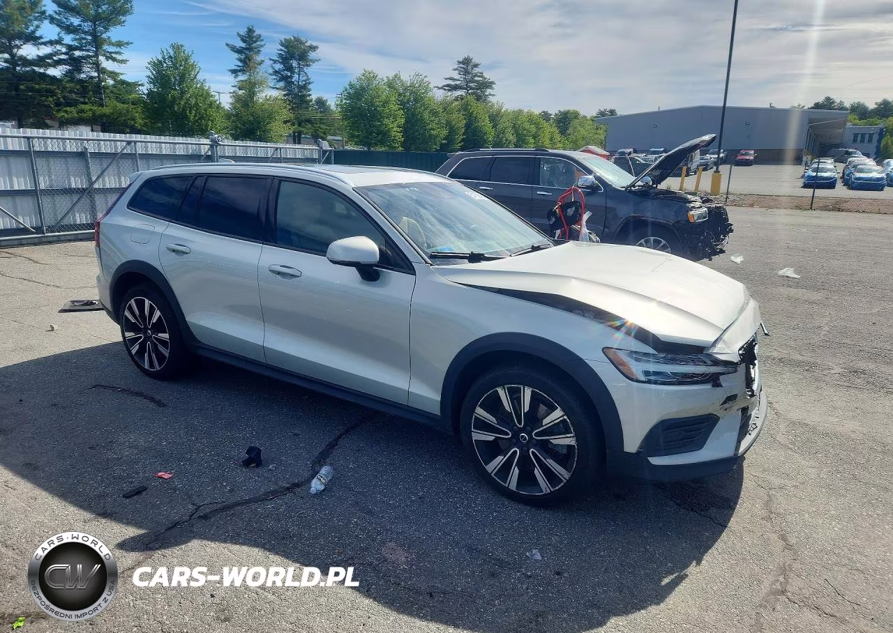 2020 Volvo V60 Cross Country T5 Momentum VIN:YV4102WK4L1048394 - 4