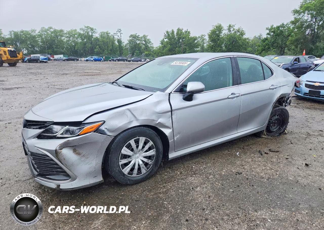 2022 Toyota Camry Le – zdjęcie 1 z 12