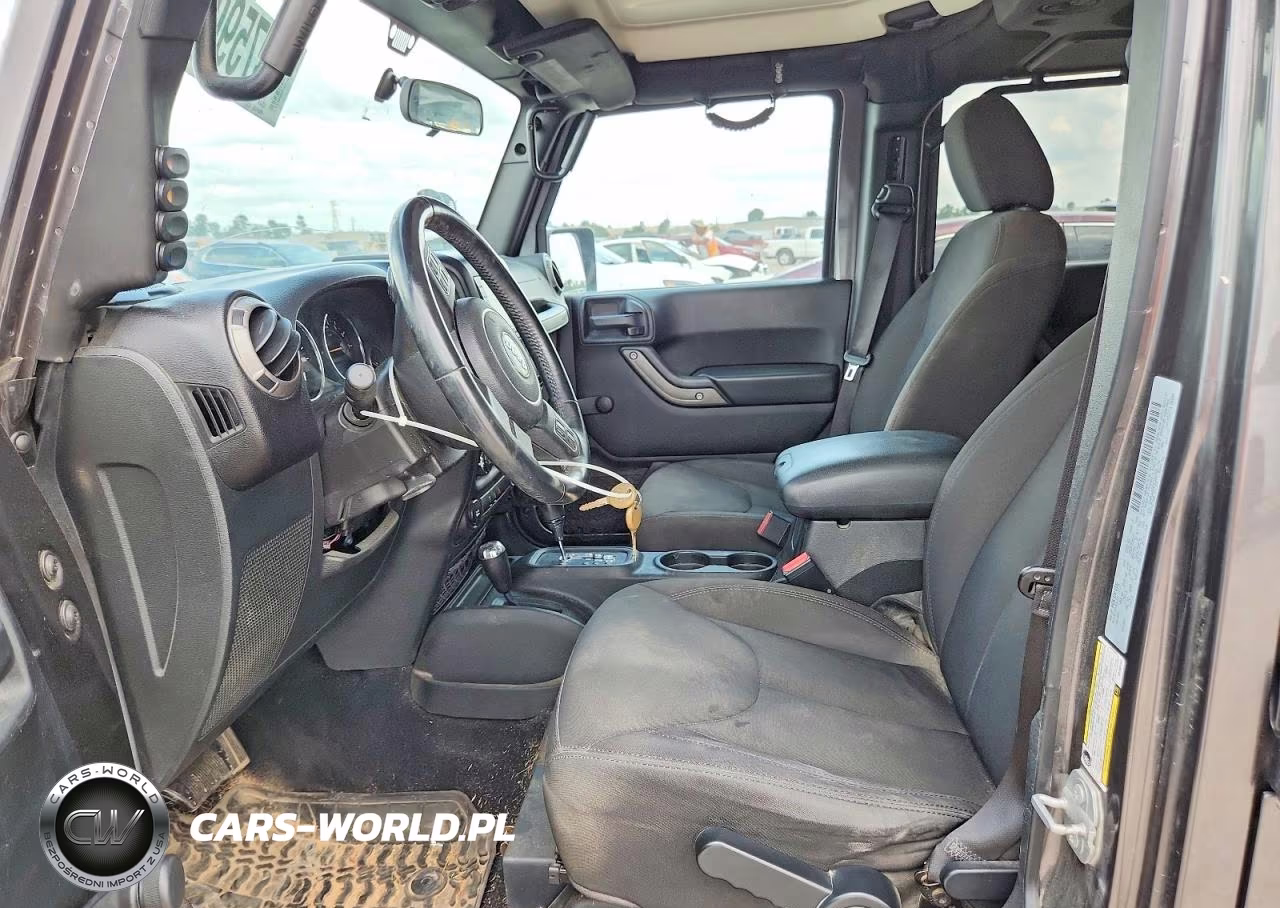 2017 Jeep Wrangler Unlimited Sport VIN:1C4BJWDG8HL583783 - 7