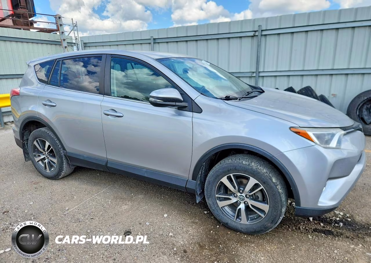 2018 Toyota Rav4 Xle VIN:2T3WFREV2JW475454 - 4