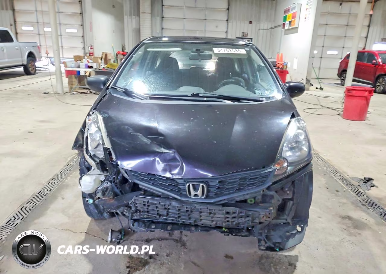 2013 Honda Fit Sport VIN:JHMGE8H58DC049450 - 5
