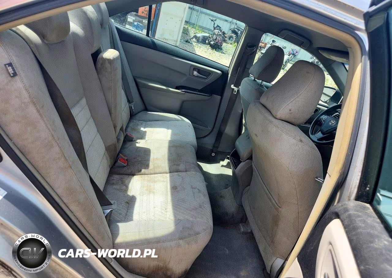 2017 Toyota Camry Le VIN:4T1BF1FKXHU451118 - 10