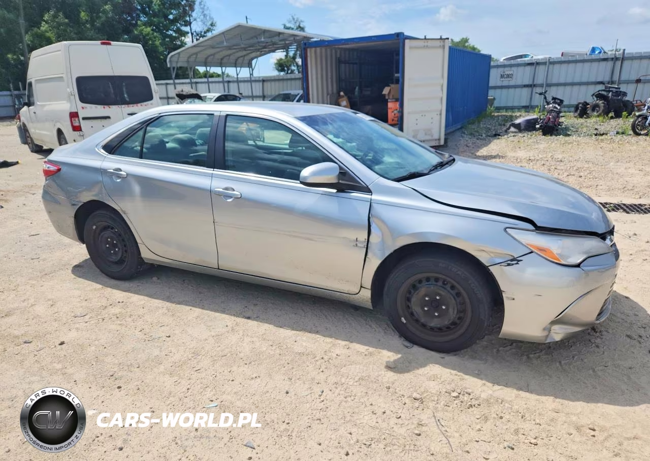 2017 Toyota Camry Le VIN:4T1BF1FKXHU451118 - 4