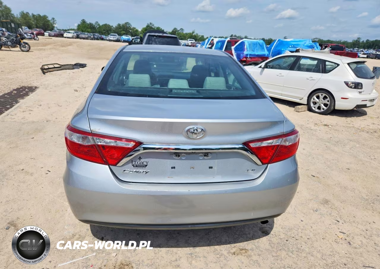 2017 Toyota Camry Le VIN:4T1BF1FKXHU451118 - 6