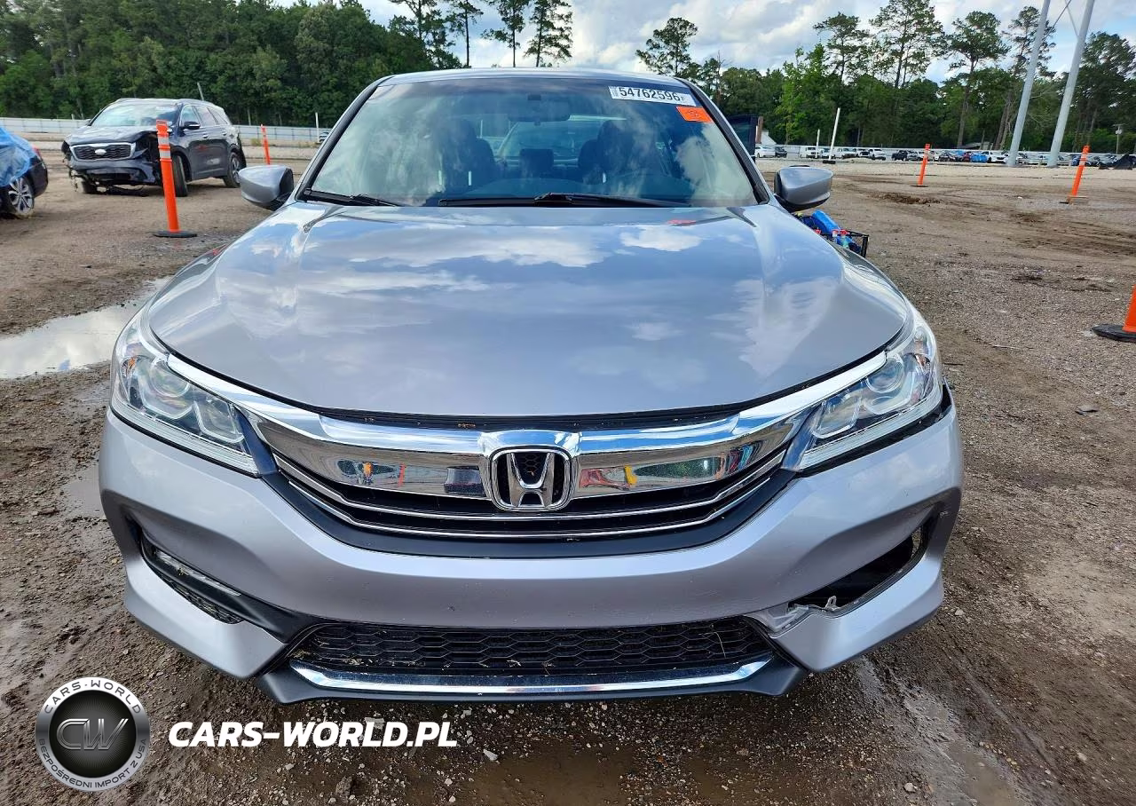 2017 Honda Accord Sport Special Edition VIN:1HGCR2F11HA053974 - 5