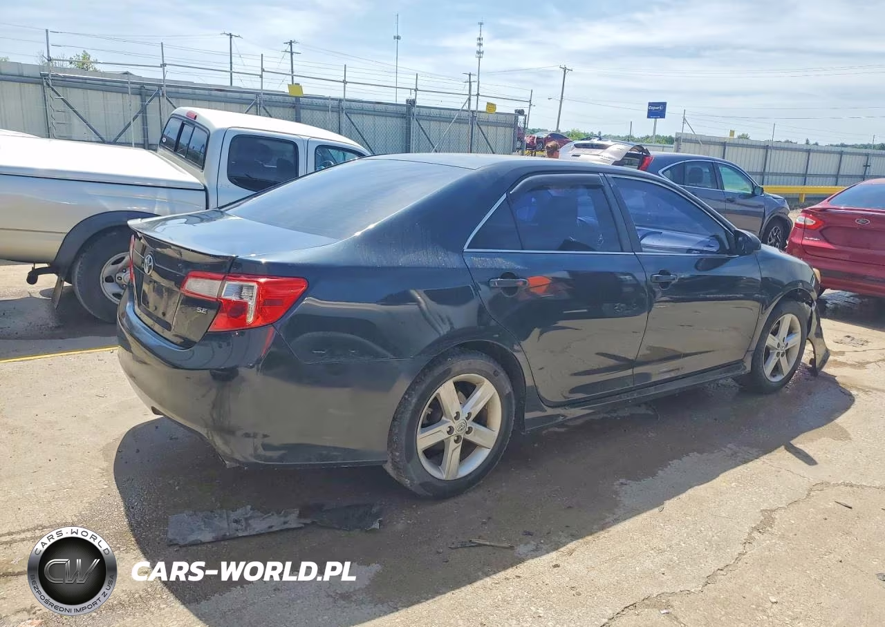 2014 Toyota Camry Se VIN:4T1BF1FK2EU443865 - 3