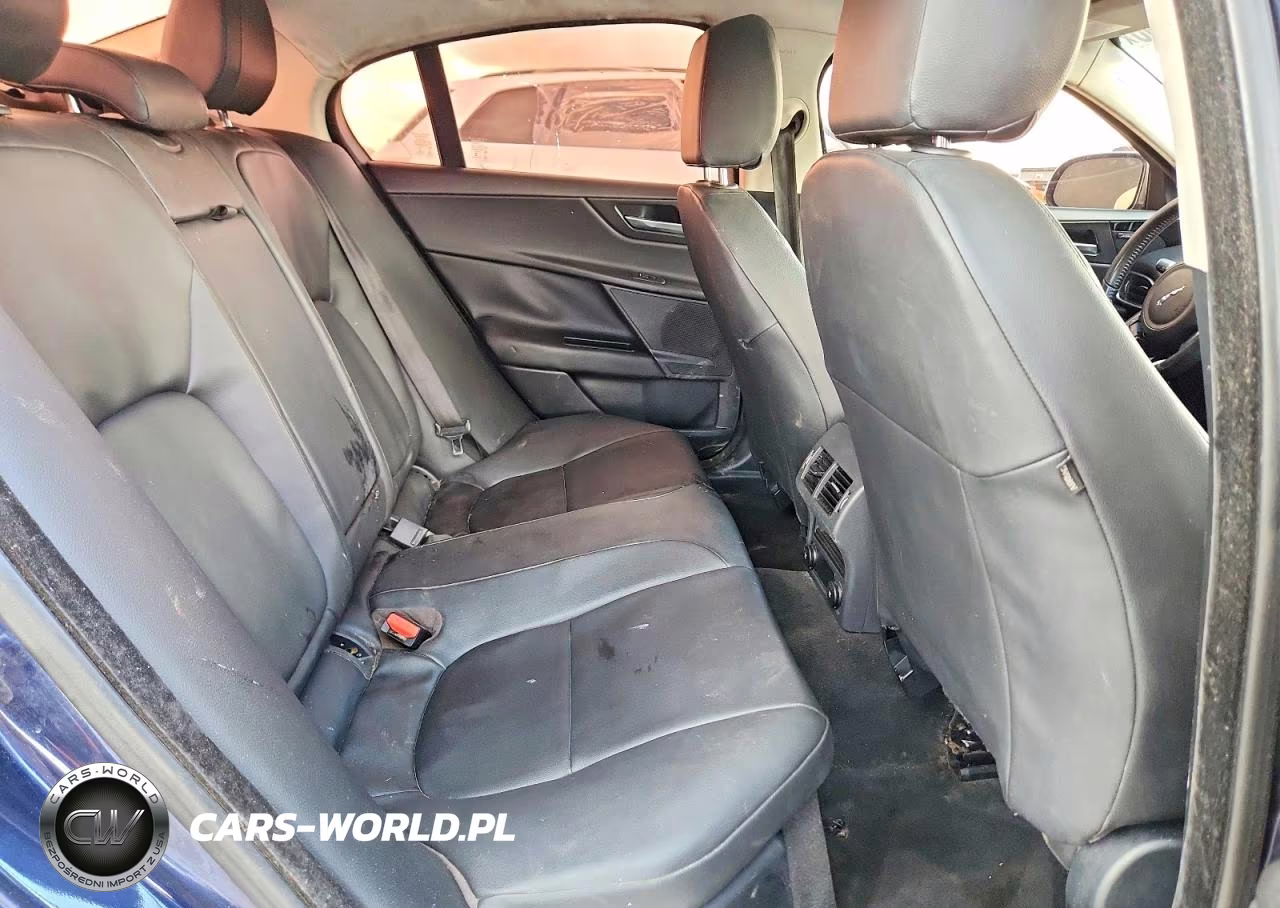 2018 Jaguar Xe Premium VIN:SAJAD4FX4JCP34355 - 10