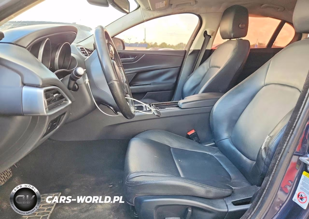 2018 Jaguar Xe Premium VIN:SAJAD4FX4JCP34355 - 7