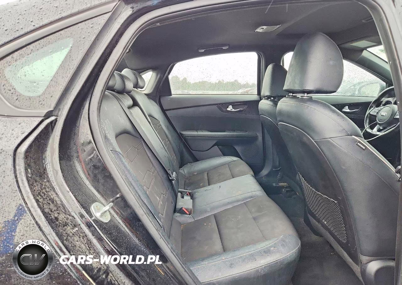 2021 Kia Forte Gt Line VIN:3KPF34AD4ME366261 - 10