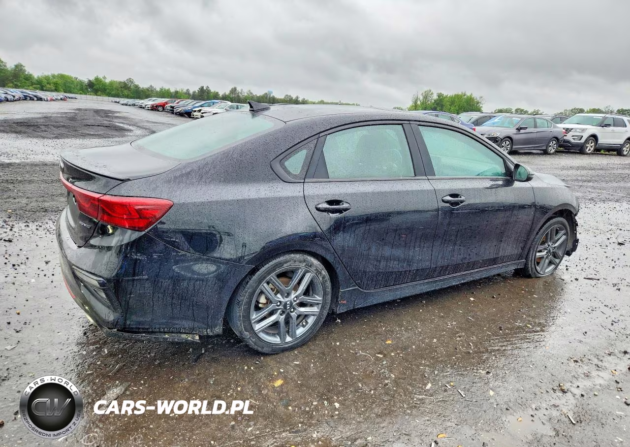 2021 Kia Forte Gt Line VIN:3KPF34AD4ME366261 - 3