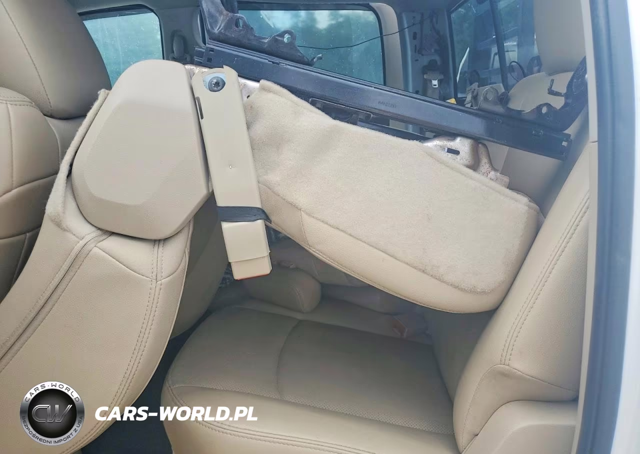 2017 Ram 3500 Laramie VIN:3C63RRJL9HG770342 - 11
