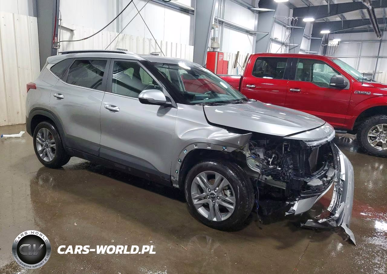 2023 Kia Seltos S VIN:KNDEU2AA9P7414313 - 4