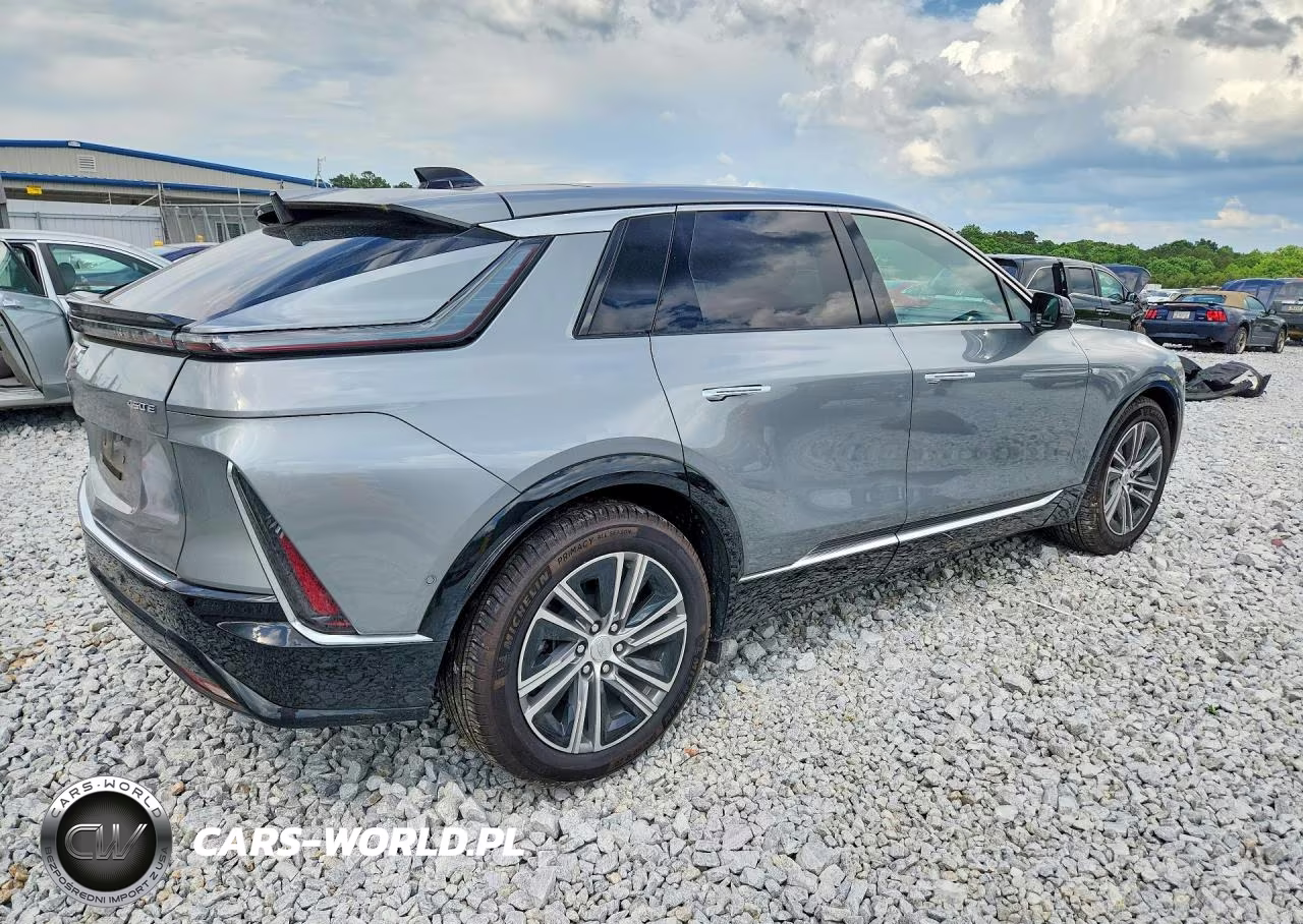 2024 Cadillac Lyriq Luxury VIN:1GYKPRRK5RZ116214 - 3