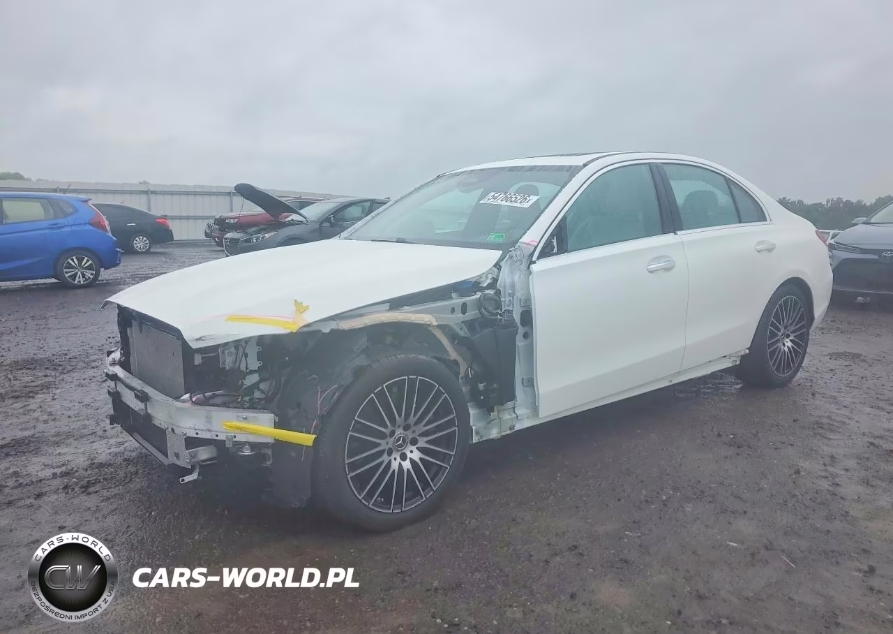2024 Mercedes-Benz C 300 4Matic – zdjęcie 1 z 12