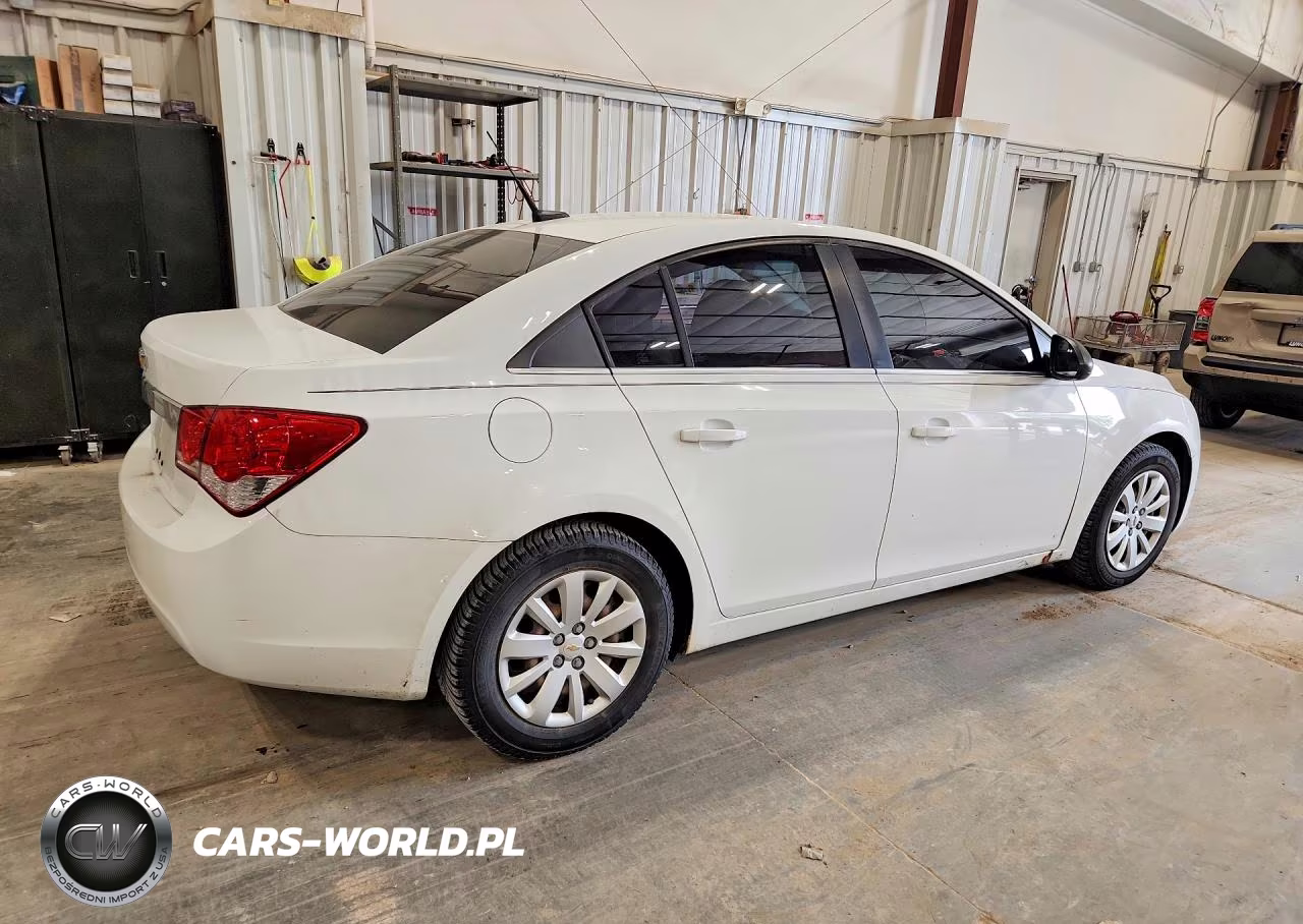 2011 Chevrolet Cruze Ls VIN:1G1PC5SH5B7129666 - 3