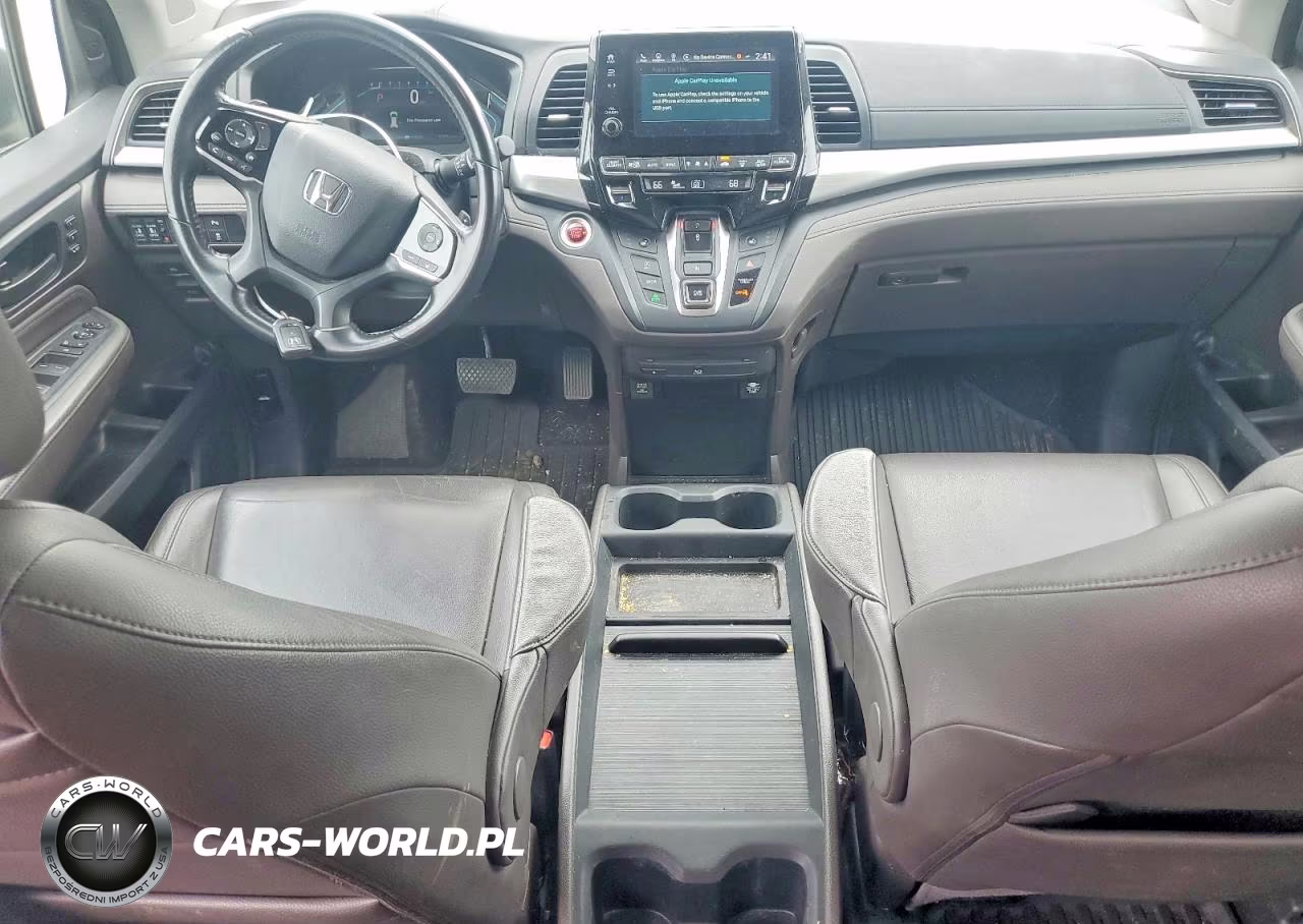 2018 Honda Odyssey Touring VIN:5FNRL6H80JB065025 - 8