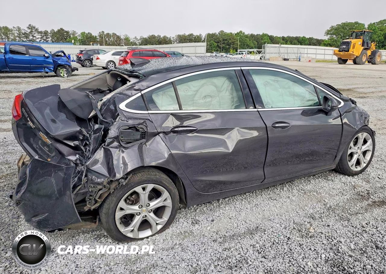 2016 Chevrolet Cruze Premier VIN:1G1BG5SM1G7301761 - 3