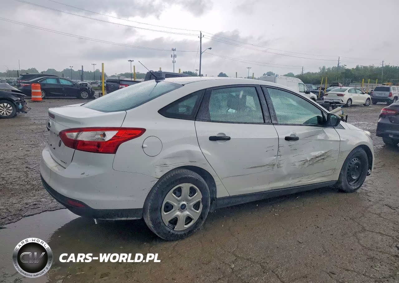 2012 Ford Focus S VIN:1FAHP3E24CL434537 - 3