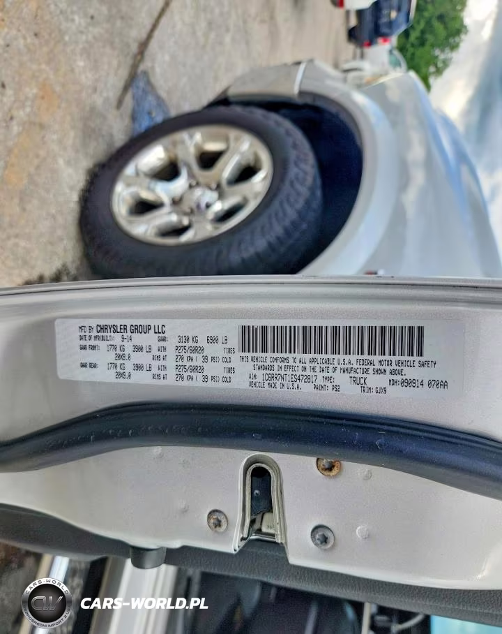 2014 Ram 1500 Laramie VIN:1C6RR7NT1ES472817 - 12