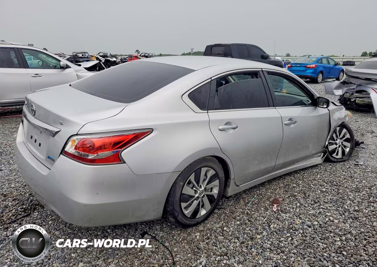 2014 Nissan Altima 2.5 VIN:1N4AL3AP1EC403117 - 3