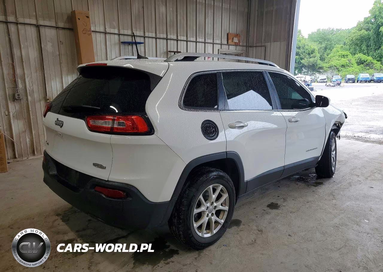 2016 Jeep Cherokee Latitude VIN:1C4PJMCB8GW219246 - 3