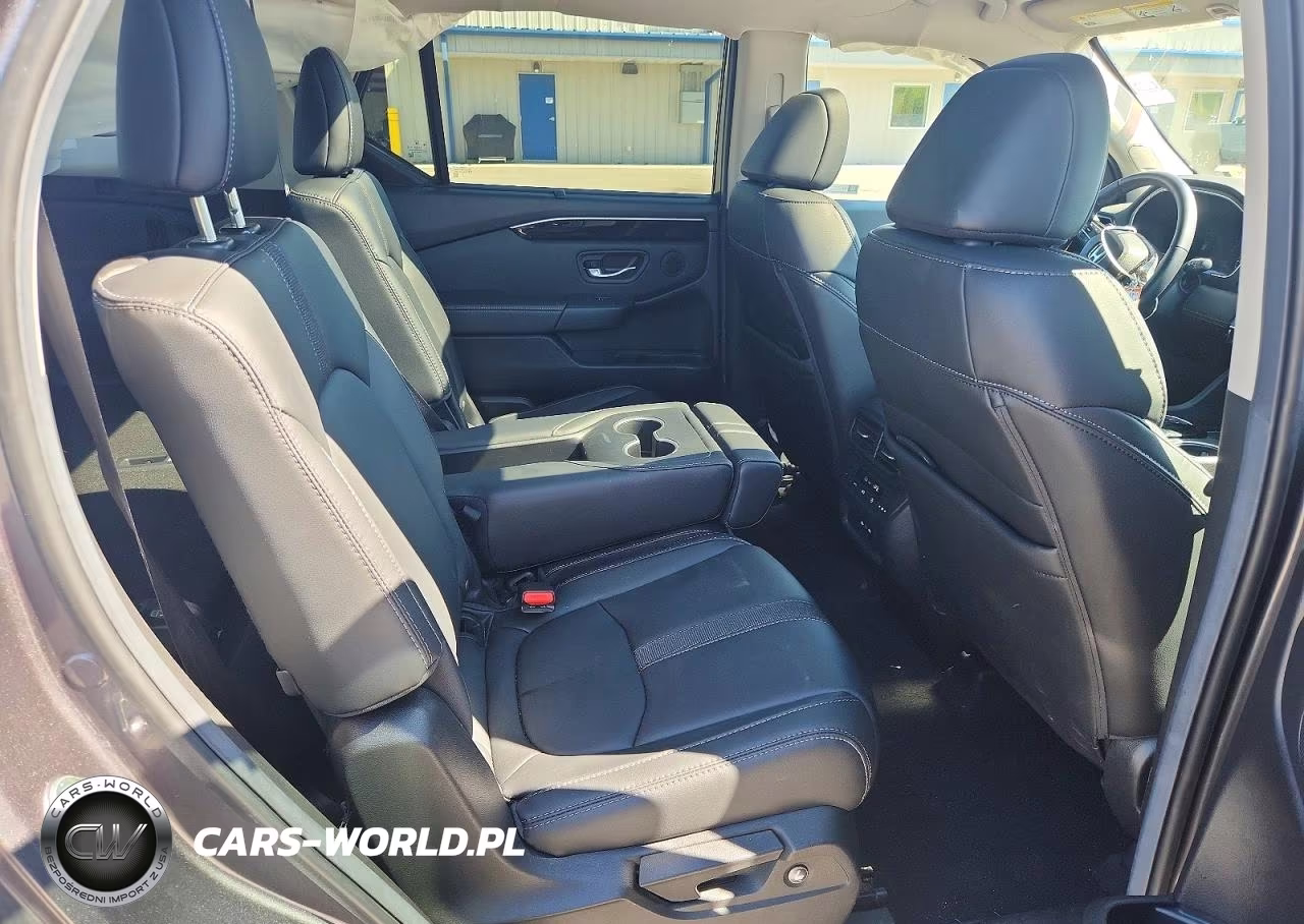2025 Honda Pilot Touring VIN:5FNYG1H74SB127750 - 11