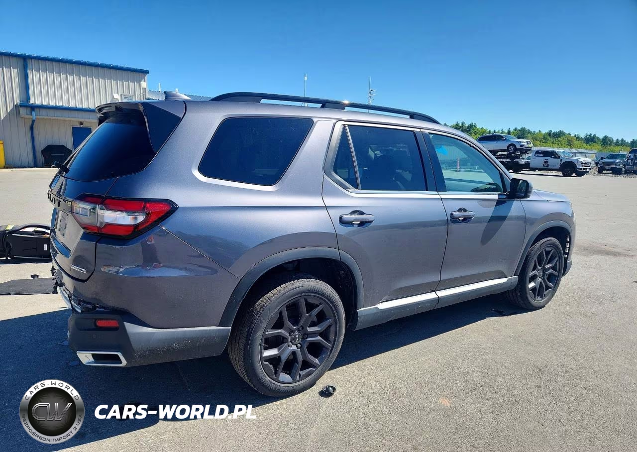2025 Honda Pilot Touring VIN:5FNYG1H74SB127750 - 3