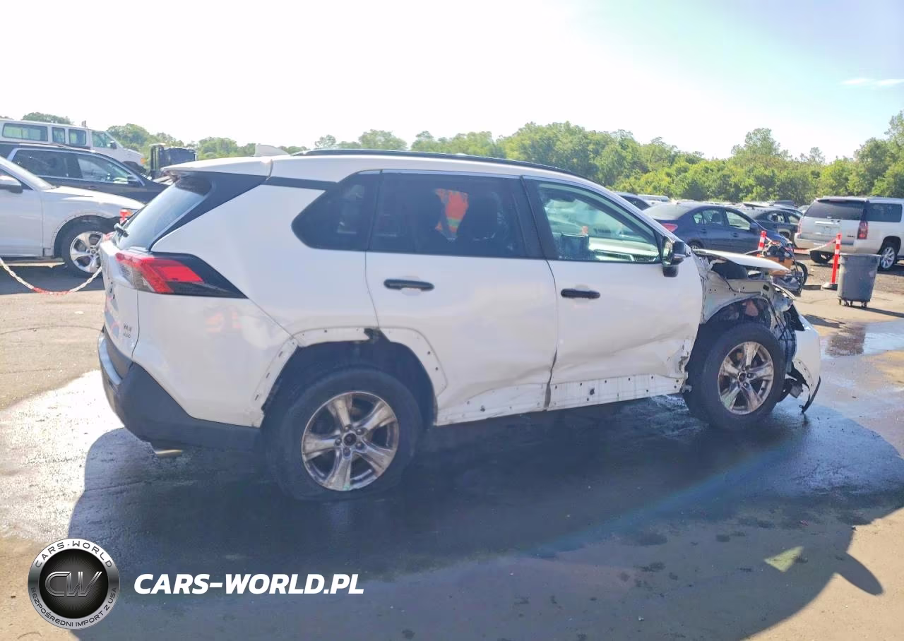 2020 Toyota Rav4 Xle VIN:2T3P1RFV2LC118555 - 3