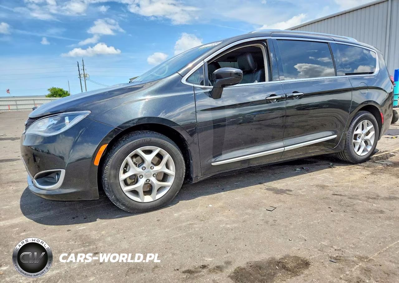 2018 Chrysler Pacifica Touring L Plus