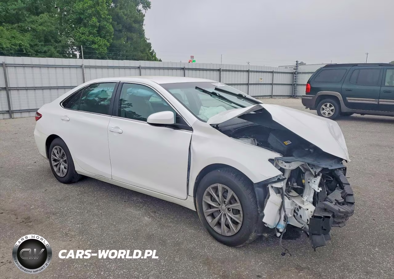 2017 Toyota Camry Le VIN:4T1BF1FKXHU284419 - 4