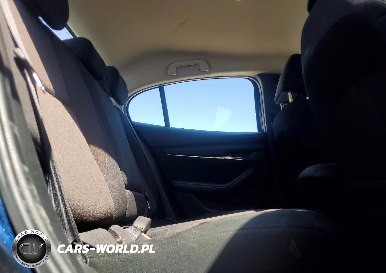 2019 Mazda Mazda 3 VIN:JM1BPACL5K1112483 - 10