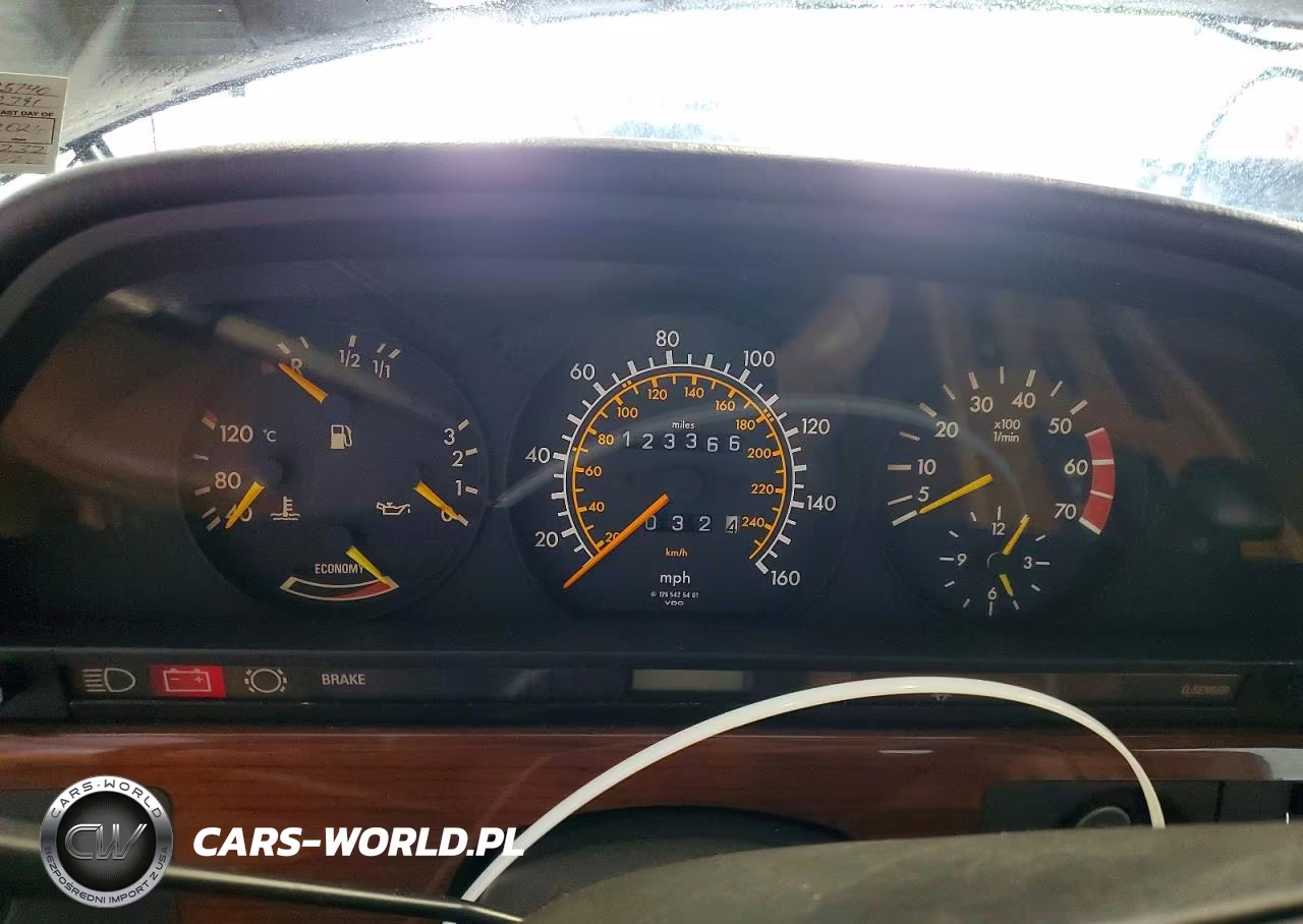 1984 Mercedes-Benz 380 Se VIN:WDBCA32A7EA025740 - 9