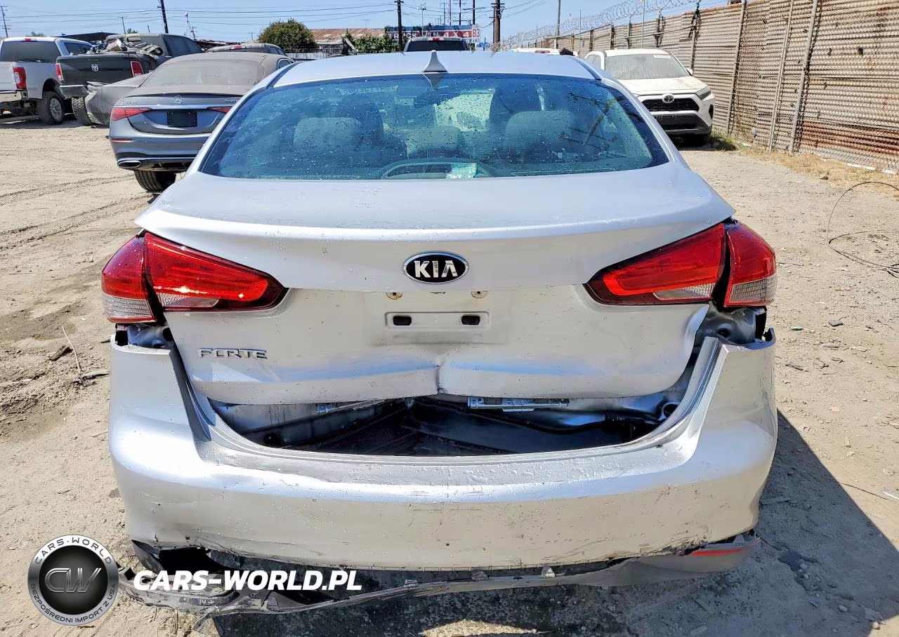 2018 Kia Forte Lx VIN:3KPFK4A79JE282509 - 6