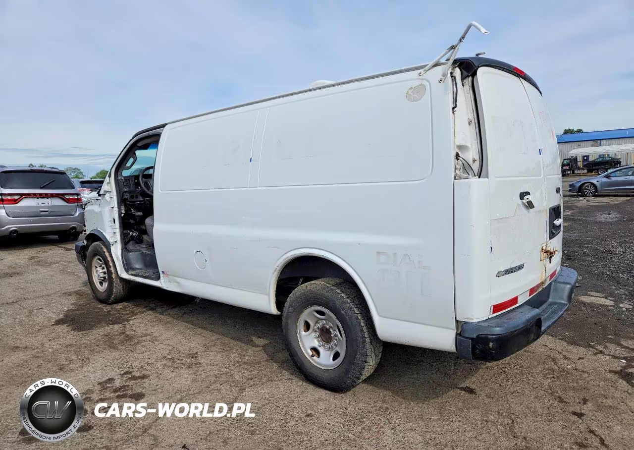 2017 Chevrolet Express G2500 VIN:1GCWGAFG0H1338830 - 2