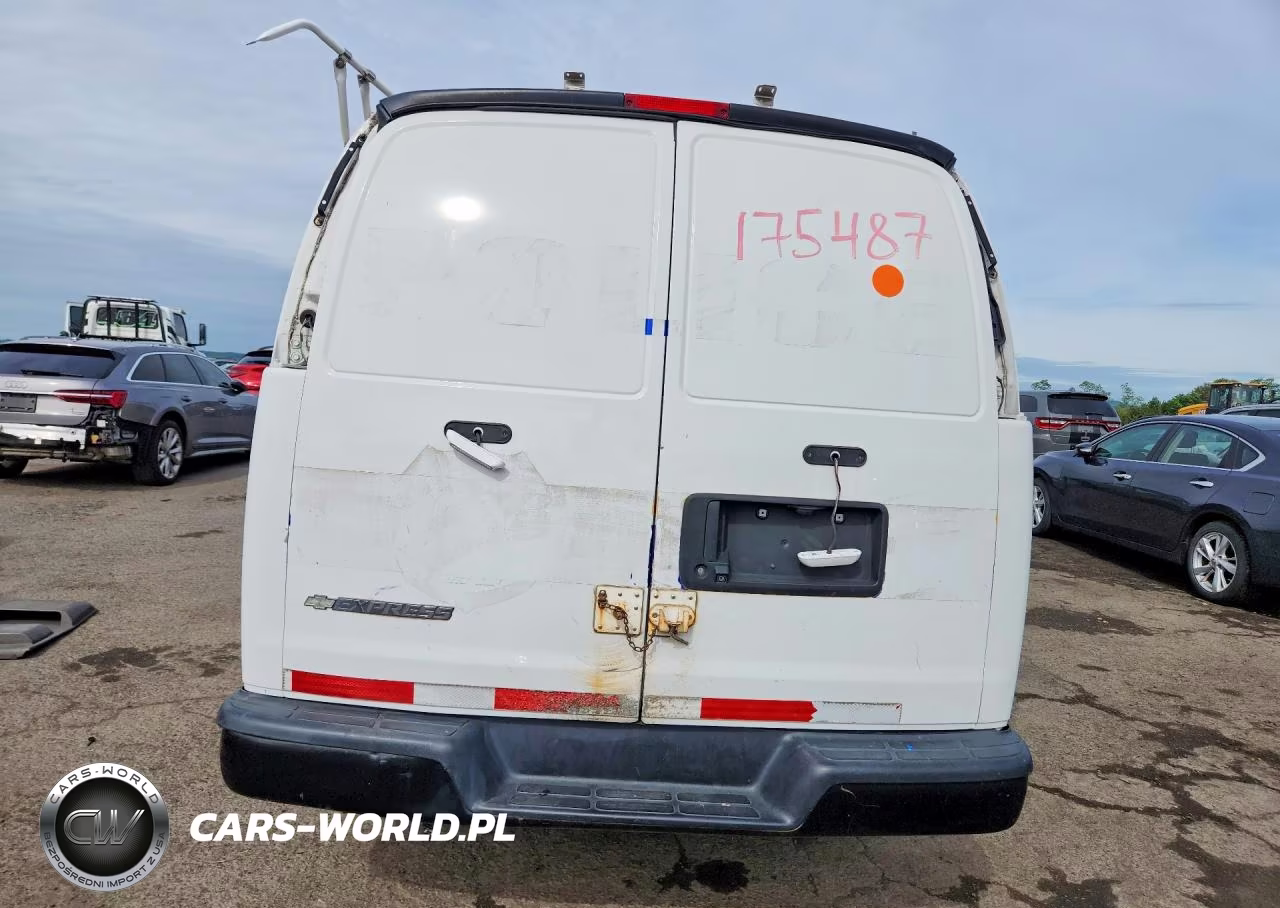 2017 Chevrolet Express G2500 VIN:1GCWGAFG0H1338830 - 6
