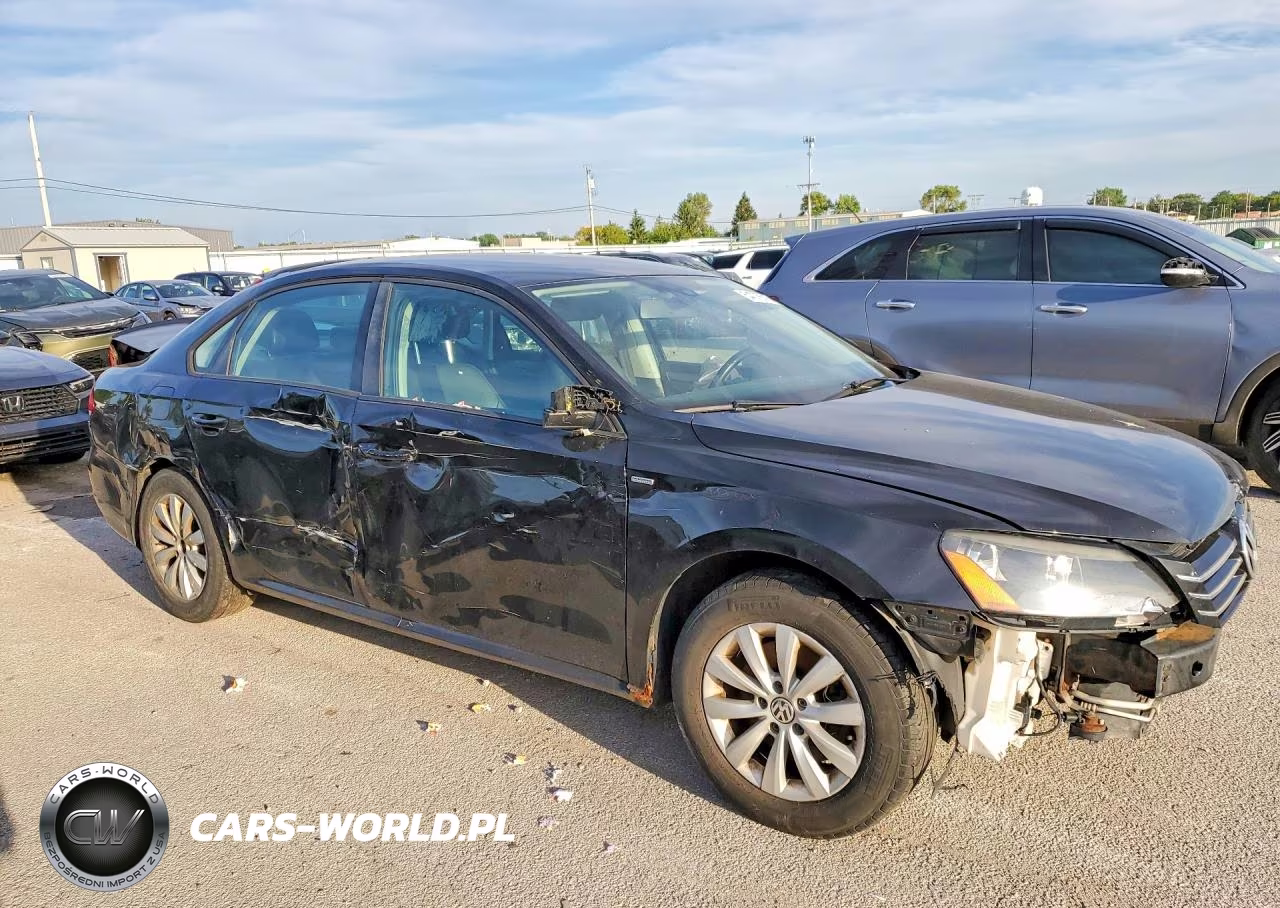 2014 Volkswagen Passat S VIN:1VWAH7A38EC013354 - 4