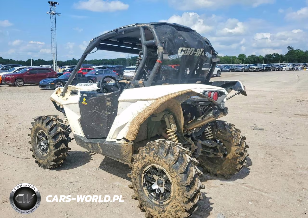 2017 Can-Am Maverick Utility Vehicle VIN:3JBPVAP21HJ000535 - 3