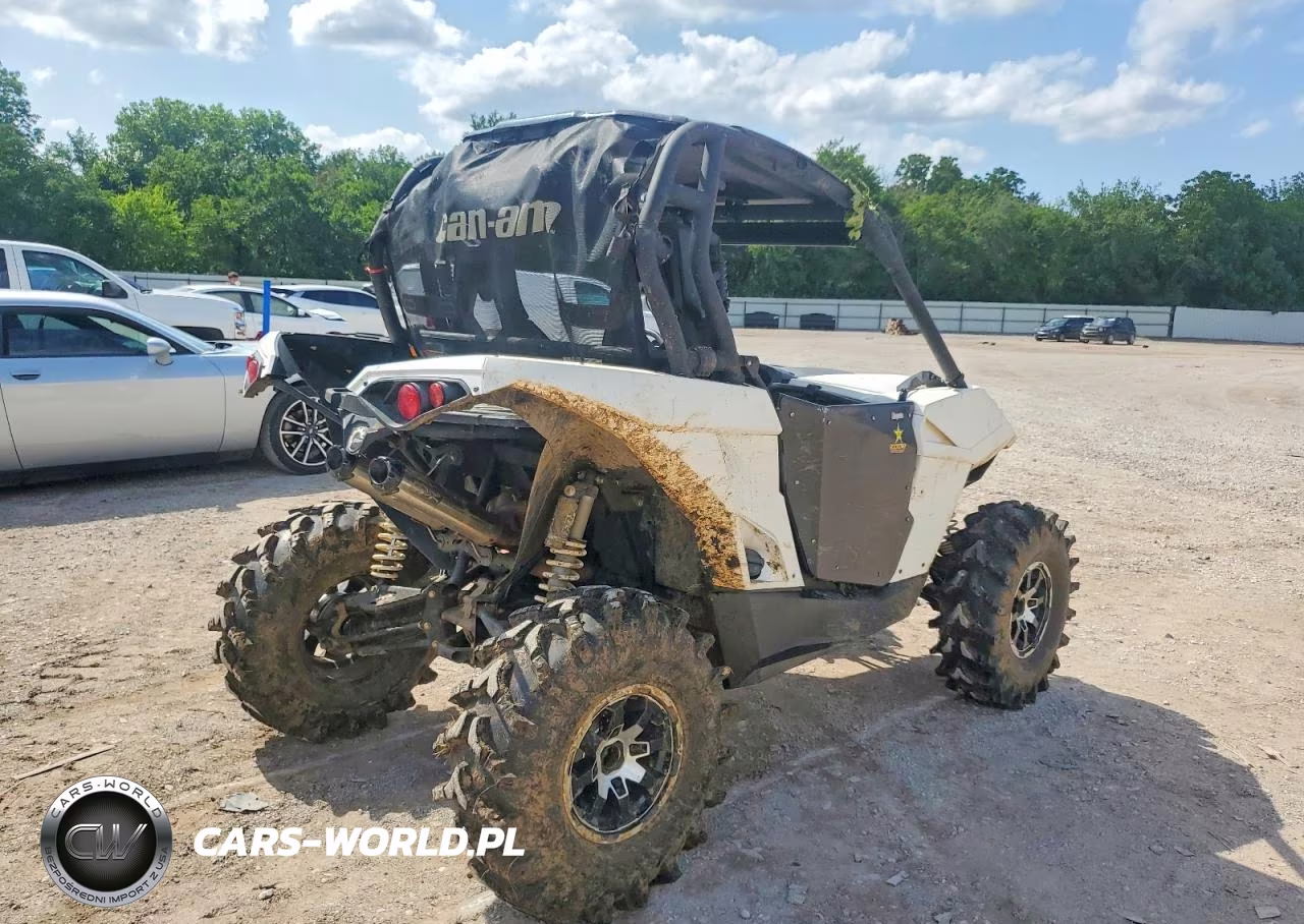 2017 Can-Am Maverick Utility Vehicle VIN:3JBPVAP21HJ000535 - 4