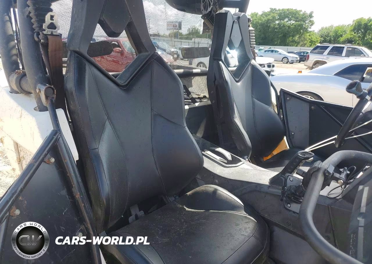 2017 Can-Am Maverick Utility Vehicle VIN:3JBPVAP21HJ000535 - 5
