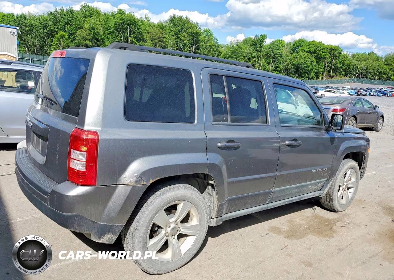2012 Jeep Patriot Sport VIN:1C4NJRBBXCD509581 - 3
