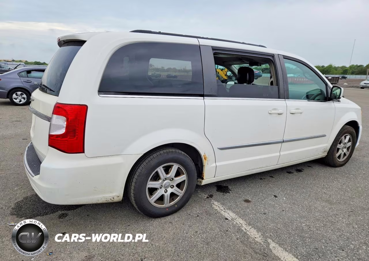 2011 Chrysler Town & Country Touring VIN:2A4RR5DG8BR613262 - 3
