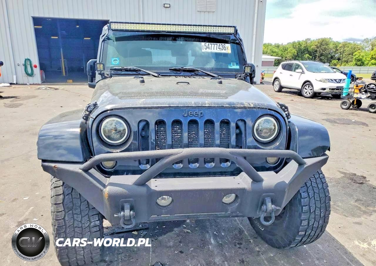 2015 Jeep Wrangler Sport VIN:1C4GJWAG0FL585339 - 5