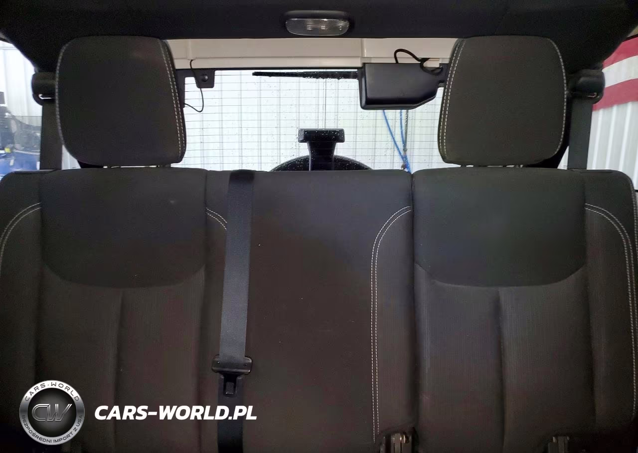 2016 Jeep Wrangler Unlimited Sahara VIN:1C4BJWEG4GL138258 - 10