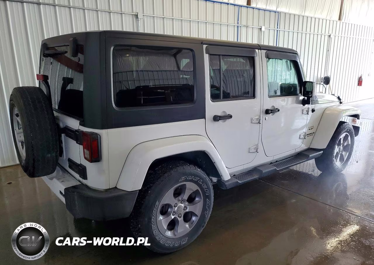 2016 Jeep Wrangler Unlimited Sahara VIN:1C4BJWEG4GL138258 - 3